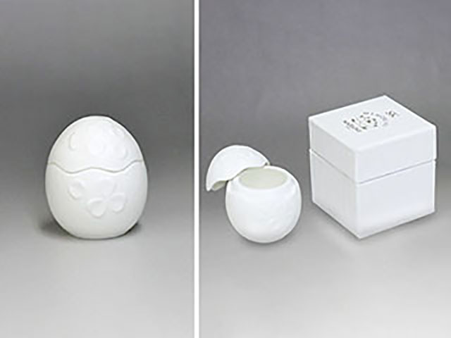 卵型骨壷「ゆのん」の写真